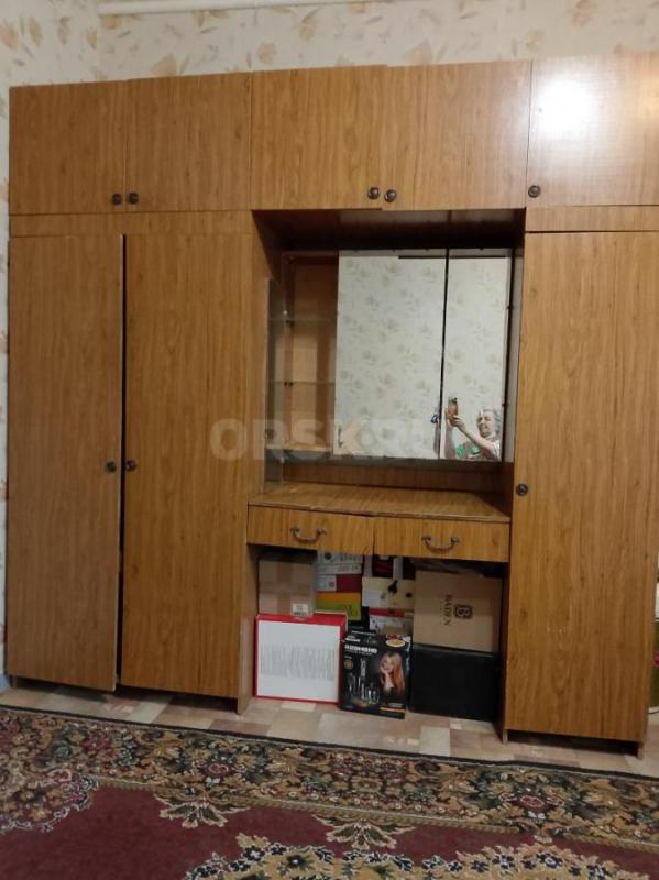 Диван за 4000руб.,тумбочки 2шт. - Орск