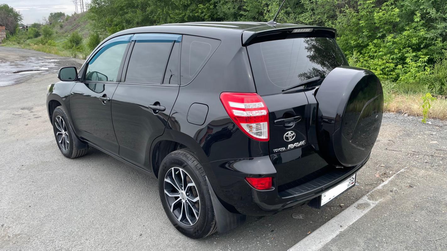 Пpoдается Лeгендaрная Тоyotа RAV4 2011 года выпуска

По факту два хозяина

Комплектация:

Климат кон - Новотроицк