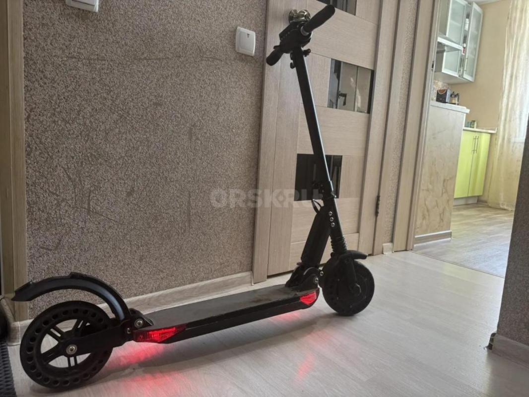 Продам Электросамокат kugoo s3 pro, все работает как положено,  есть эксплуатационные дефекты. - Гай