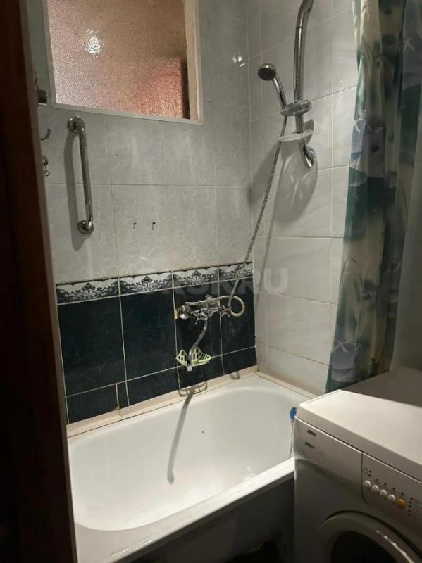 Продам 3 комнатную квартиру улучшенной планировки. - Гай