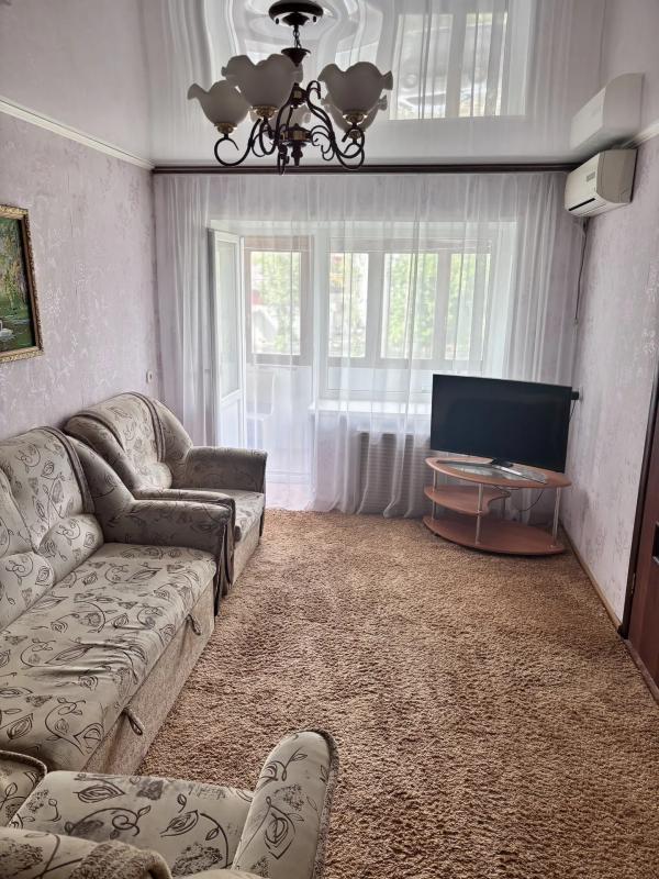 Продам 3х комнатную квартиру по адресу Советская 61, дом расположен в центре города, остановка возле - Новотроицк