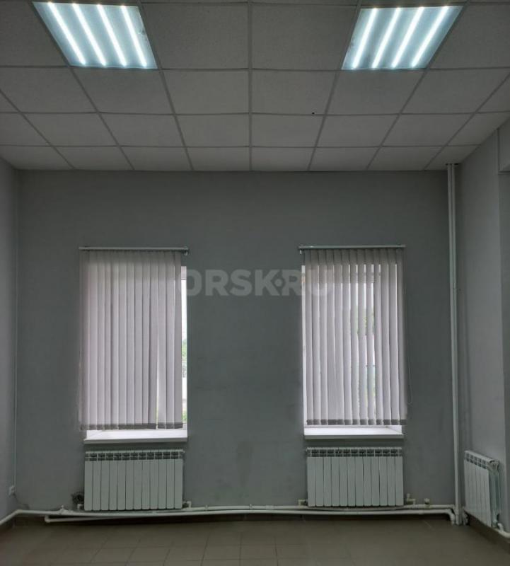 Сдаются площади от 18-130м² , на первом этаже, есть цольный этаж , высота потолков 4м. , под пункт в - Орск