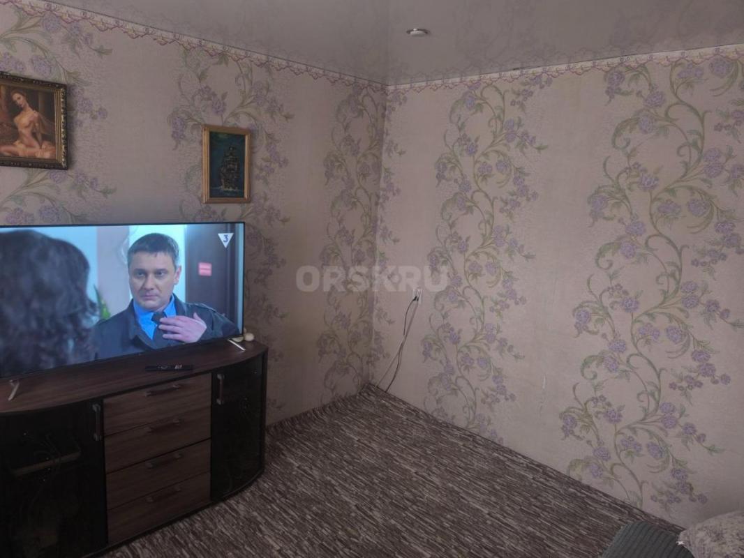 Сдам квартиру район вокзала, рядом школа, магазины, дет.сад, Сбербанк, всё необходимое для проживани - Орск