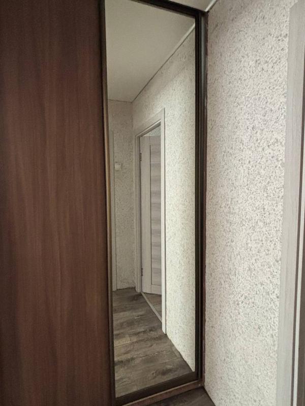 Сдам двухкомнатную квартиру распашонка с мебелью и техникой, кондиционер, микроволновка, холодильник - Новотроицк