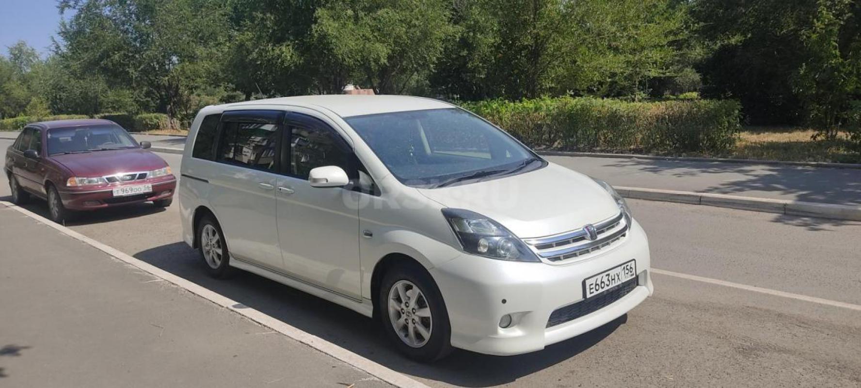 Продам Тойота исис.2010г. - Новотроицк