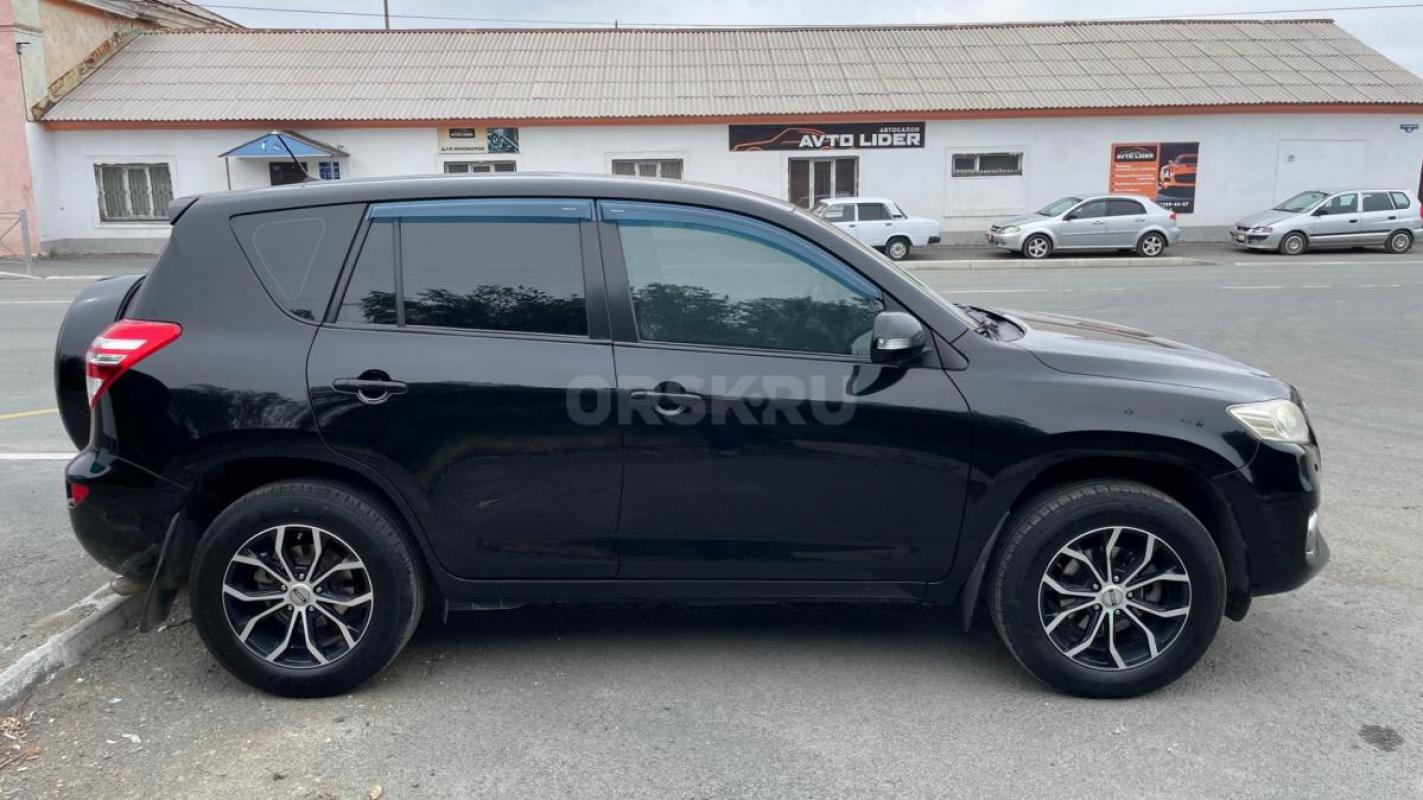 Пpoдается Лeгендaрная Тоyotа RAV4 2011 года выпуска

По факту два хозяина

Комплектация:

Клим - Новотроицк