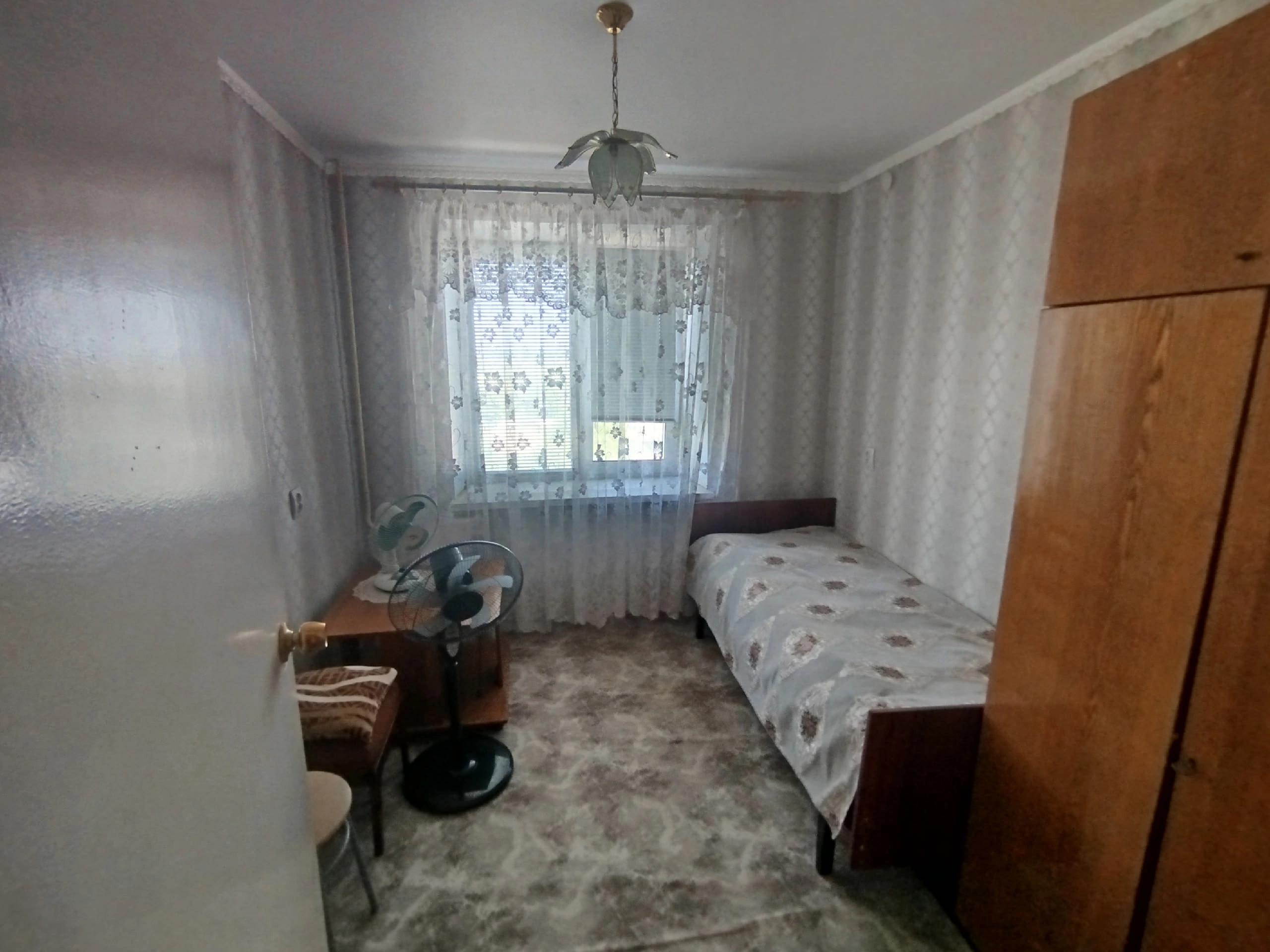 Продается уютная двухкомнатная квартира на седьмом этаже кирпичного дома с газоснабжением. - Новотроицк