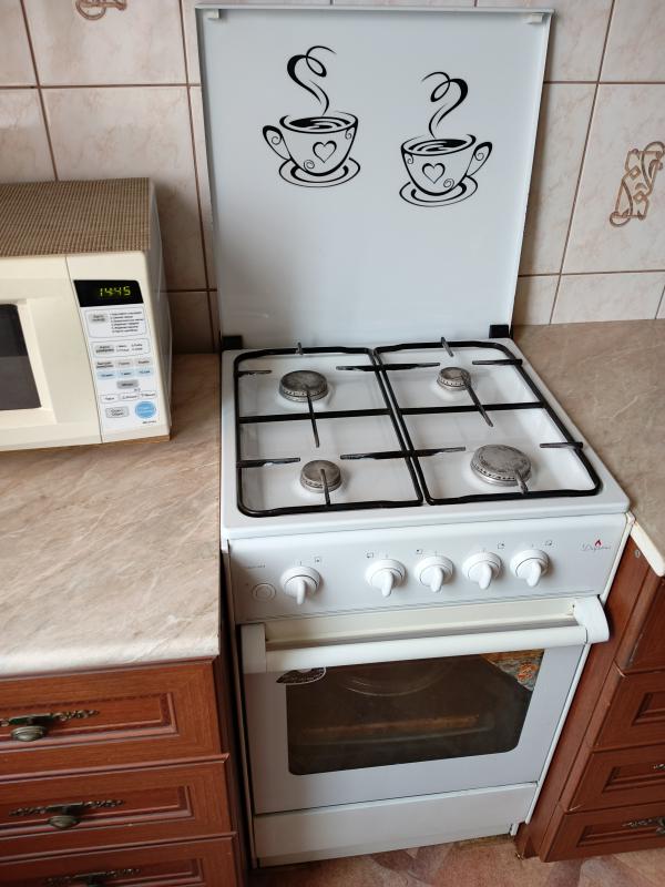 Продам недорого кухонный гарнитур для малой кухни в панельном доме. - Гай