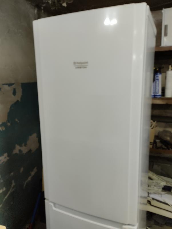 Продам холодильник Аристон HBM 1181.4 F - Новотроицк