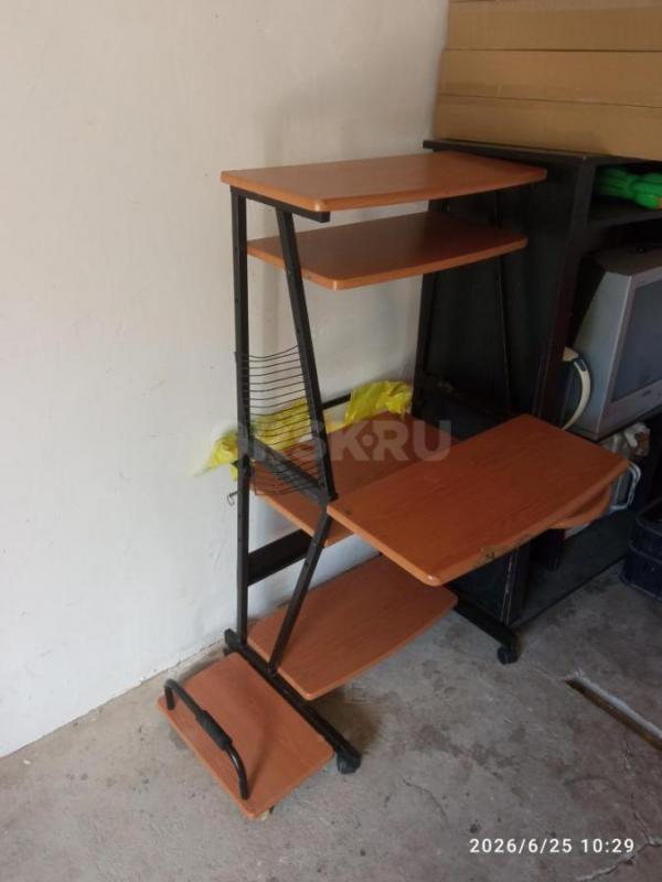 Продам компьютерный стол в отл. состоянии. - Орск