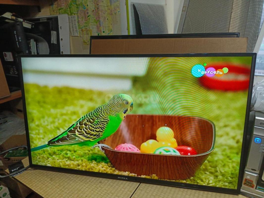 телевизор LG108см 
42LF561V
бесплатные цифровые каналы
пульт ножки паспорт коробка
доставка возм - Орск