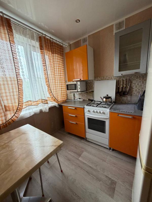 Продам отличную очень уютную и ухоженную квартиру в центре города! - Новотроицк