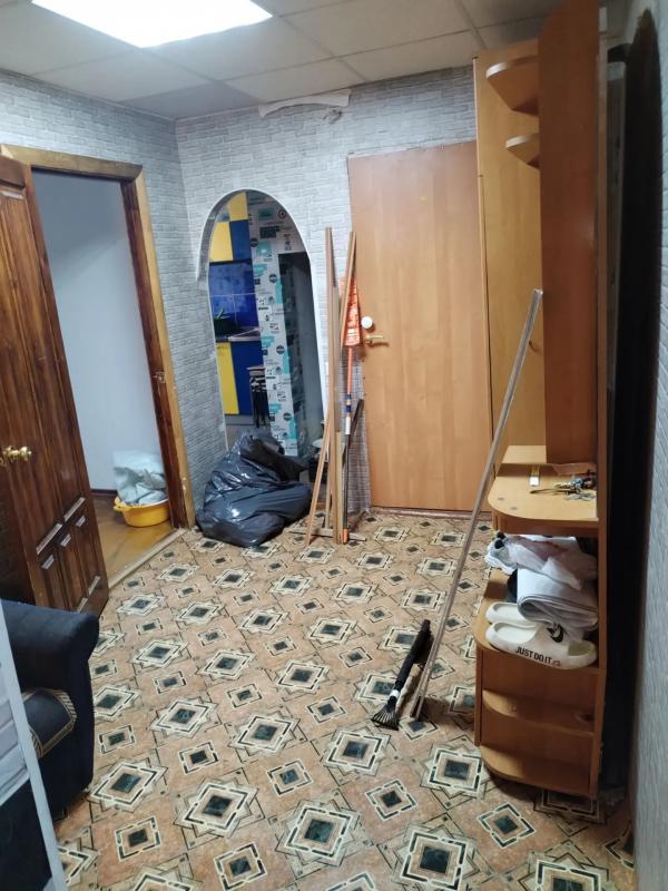 Сдам 3х комнатную квартиру, практически без мебели, есть кухонный уголок, холодильник. - Новотроицк