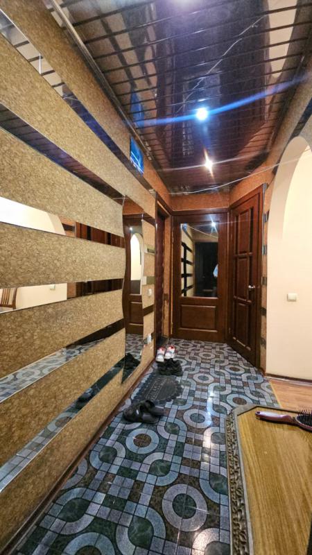 Продам 4-к квартиру с дизайнерским ремонтом по ул.. - Новотроицк