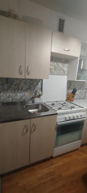 Продаю 1к квартиру на 1 этаже в 5 этажном доме по пр. - Новотроицк