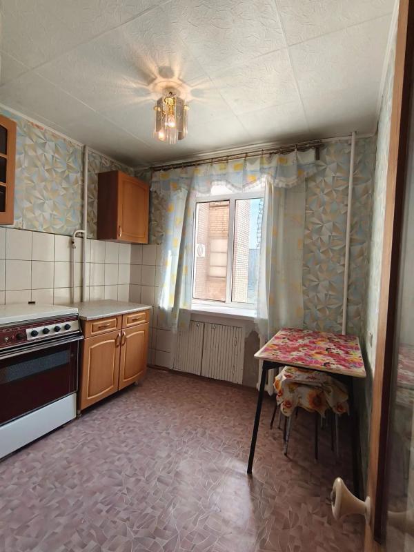 ВНИМАНИЕ, ПРОДАЁТСЯ 1-КОМНАТНАЯ КВАРТИРА, НА 4 ЭТАЖЕ, 9-ти ЭТАЖНОГО, КИРПИЧНОГО ДОМА
- НЕОБЫЧНОЙ ПЛА - Новотроицк