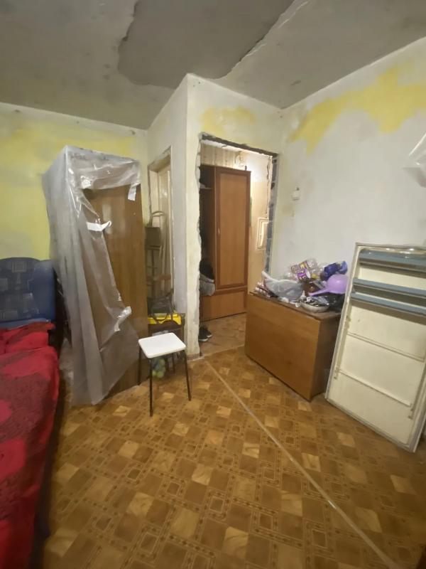 Продается двухкомнатная квартира в самом сердце Новотроицка, расположенная на третьем этаже пятиэтаж - Новотроицк