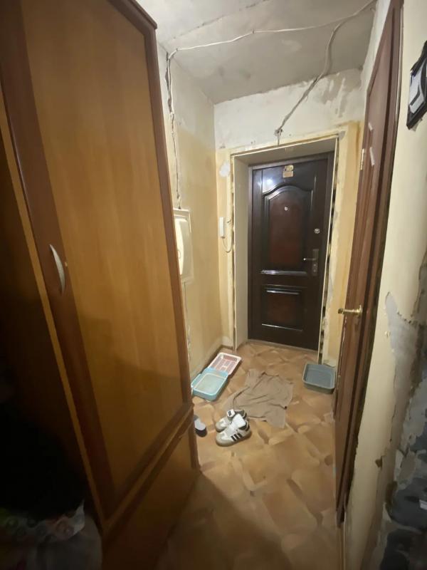 Продается двухкомнатная квартира в самом сердце Новотроицка, расположенная на третьем этаже пятиэтаж - Новотроицк