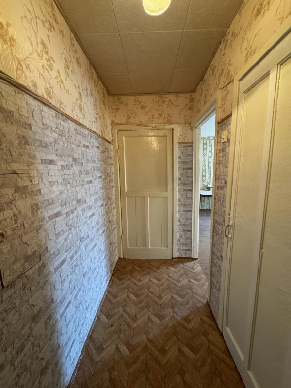 Продается 2-комнатная квартира в тихом районе по адресу: Советская 16А на 2 этаже 4-этажного кирпичн - Гай