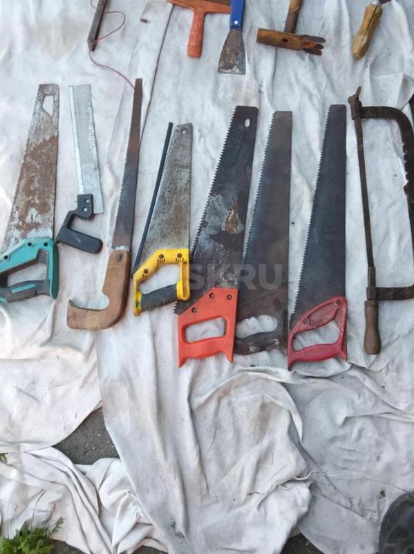 Продам ножовки, серп, веткорез, шпатель, тяпку пистолет для нанесения швов герметиком по 150 рублей - Орск