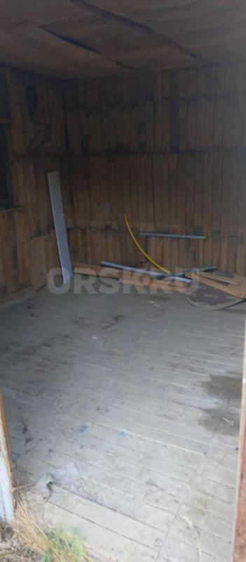 Железный гараж-бытовка 4м*2,5м внутри зашит вагонкой с полом. - Орск