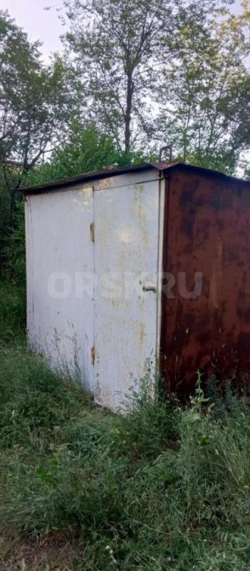 Железный гараж-бытовка 4м*2,5м внутри зашит вагонкой с полом. - Орск