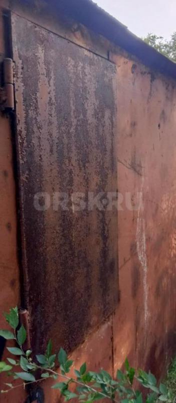 Железный гараж-бытовка 4м*2,5м внутри зашит вагонкой с полом. - Орск