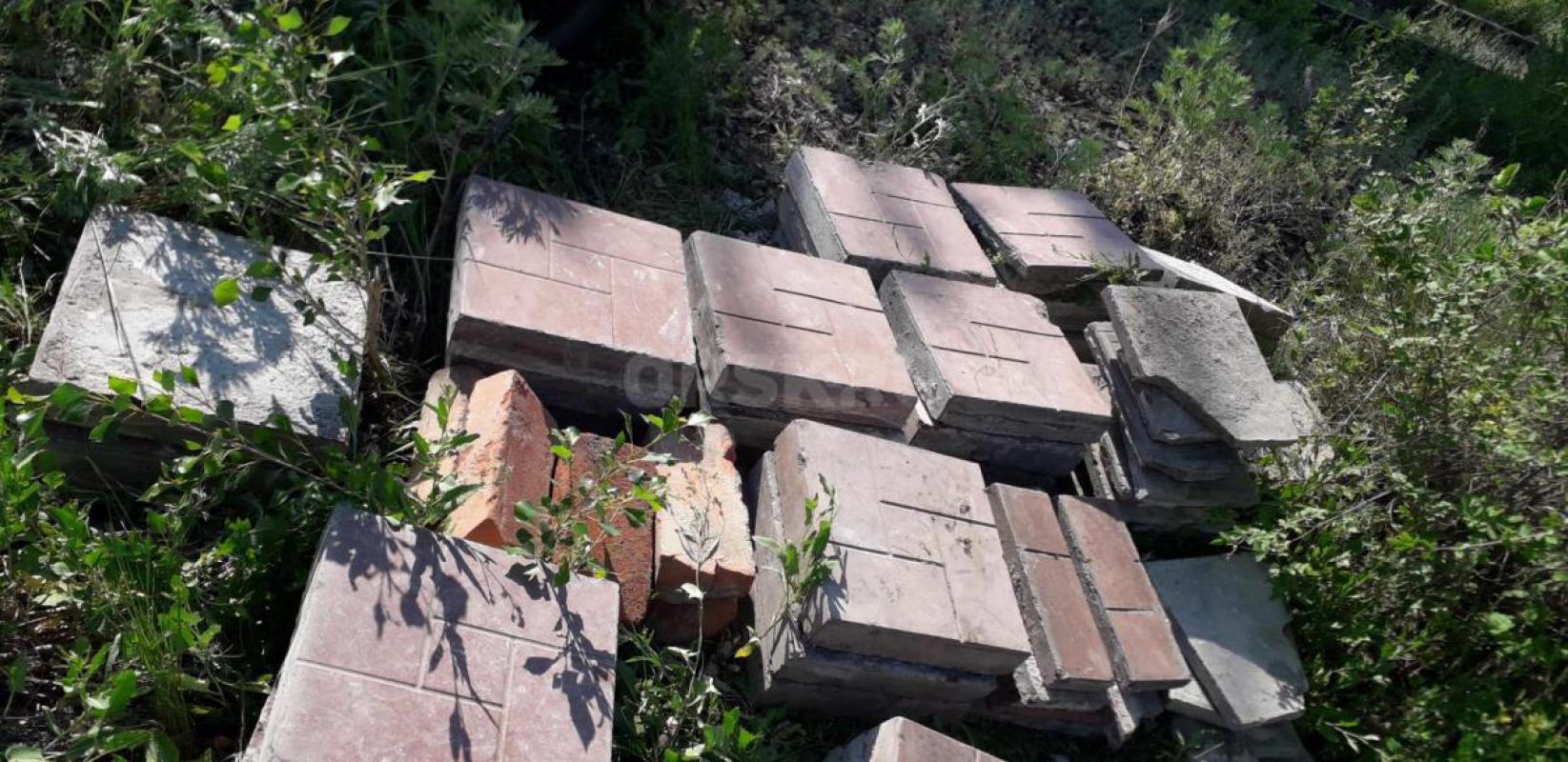 Плитка тротуарная, бу, 310×310мм, толщина 60мм, 45шт, есть сколы на поверхности, не у всех, одна рас - Орск