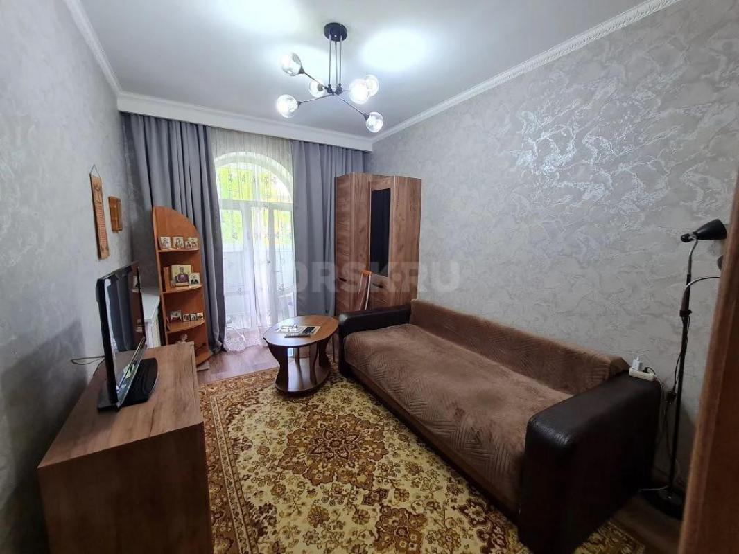 Продам теплую, светлую, просторную 3-х квартиру по адресу ул. - Орск