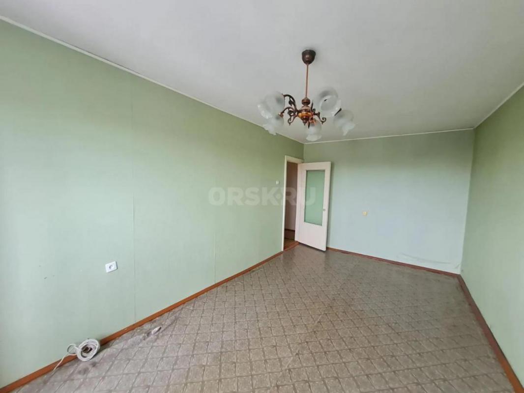 Продам 3-ю квартиру улучшенной планировки по адресу ул. - Орск