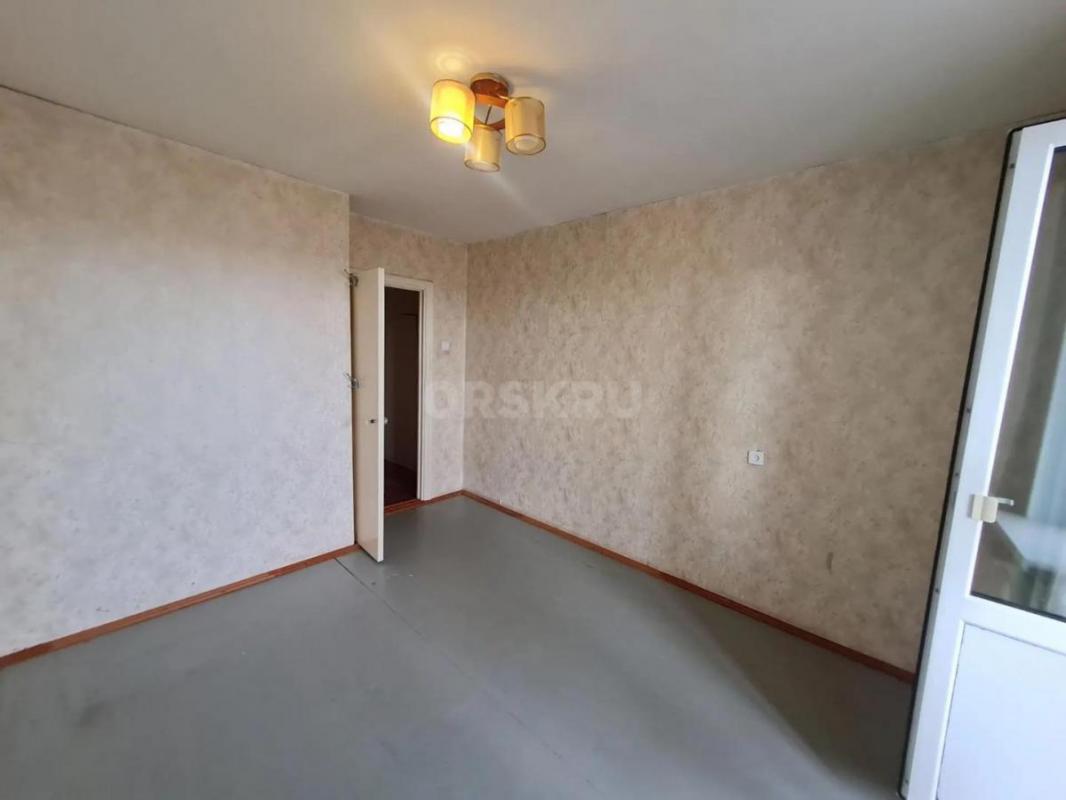 Продам 3-ю квартиру улучшенной планировки по адресу ул. - Орск