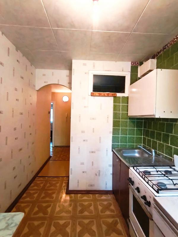 Продаëтся 2-х комнатная квартира, на 1 этаже, 5-ти этажного дома, по адресу:
г. - Новотроицк
