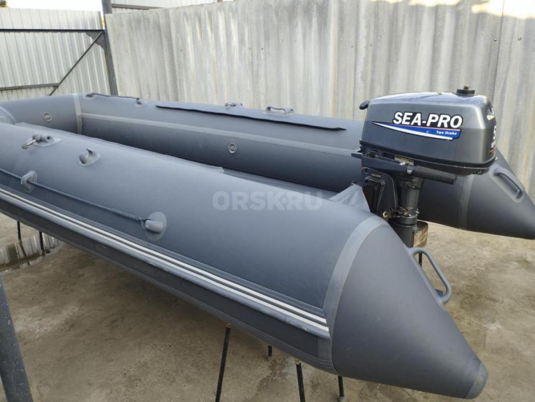Продам моторную лодку REGAT 340 c двухтактным мотором SEA-PRO 5л/с в наличие пол, дополнительный бак - Орск