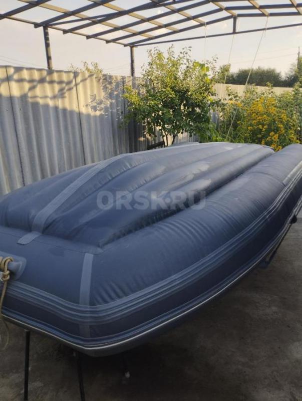 Продам моторную лодку REGAT 340 c двухтактным мотором SEA-PRO 5л/с в наличие пол, дополнительный бак - Орск
