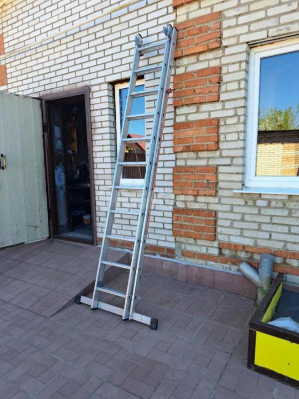 Продам лестницу двух секционную 4.8м за 10000 руб. - Орск