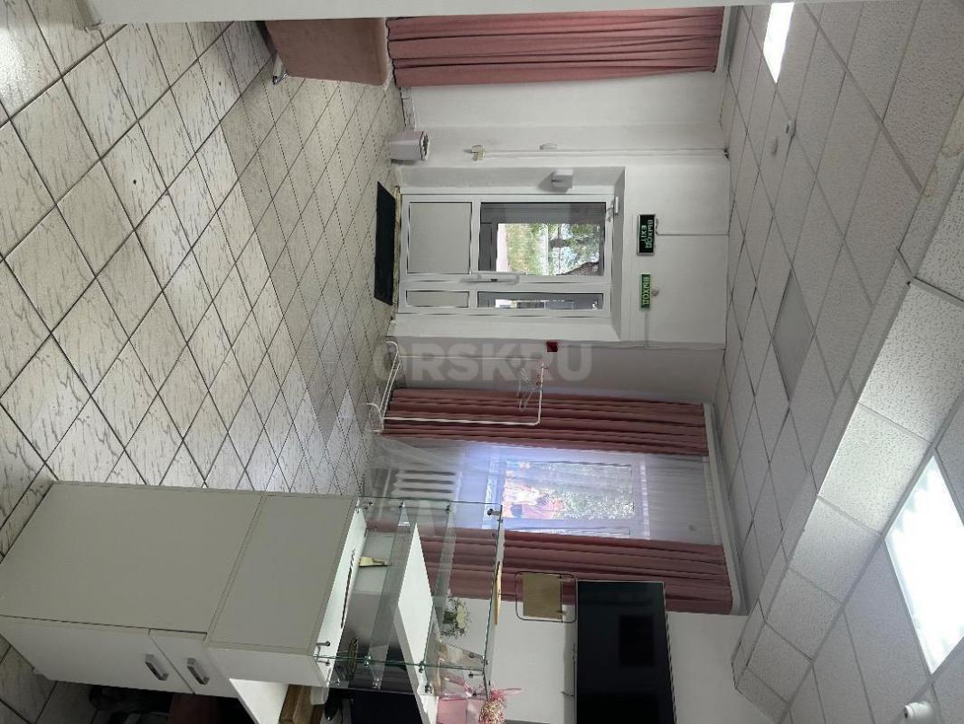 Сдам в аренду кабинет площадью 10,6 м2, в центре города под любой вид деятельности (маникюр-педикюр - Орск
