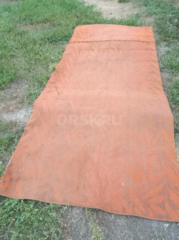 Продам ковры, ковровые дорожки, палас по 300 рублей за штуку. - Орск