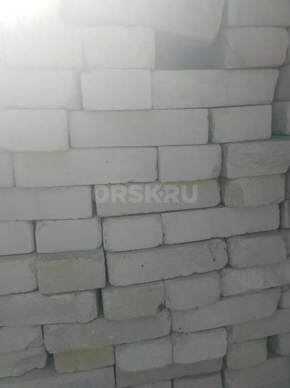 кафельная плитка СССР цвет голубой, размер 15*15, количество 110 штук, цена 20 руб за шт. - Орск