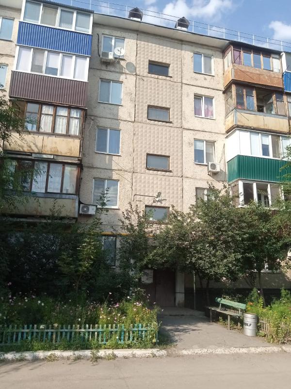 С ремонтом, хорошая косметика. - Новотроицк