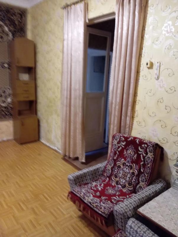 Сдается на длительный срок 3-х комнатная квартира в шаговой доступности трамвайные и автобусные оста - Новотроицк
