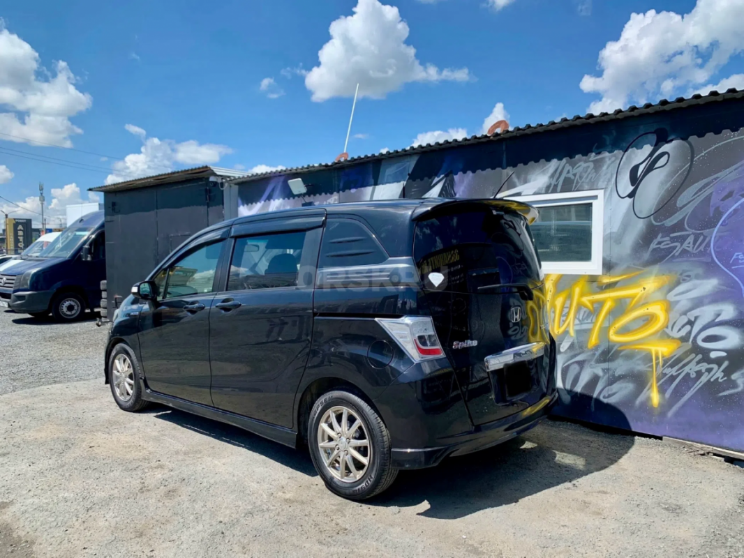 В продаже Honda Freed SPIKE (HYBRID) 2012 года выпуска. - Орск
