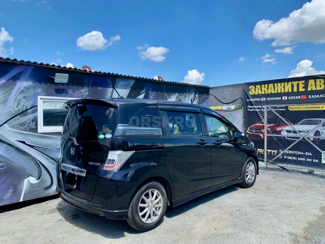 В продаже Honda Freed SPIKE (HYBRID) 2012 года выпуска. - Орск