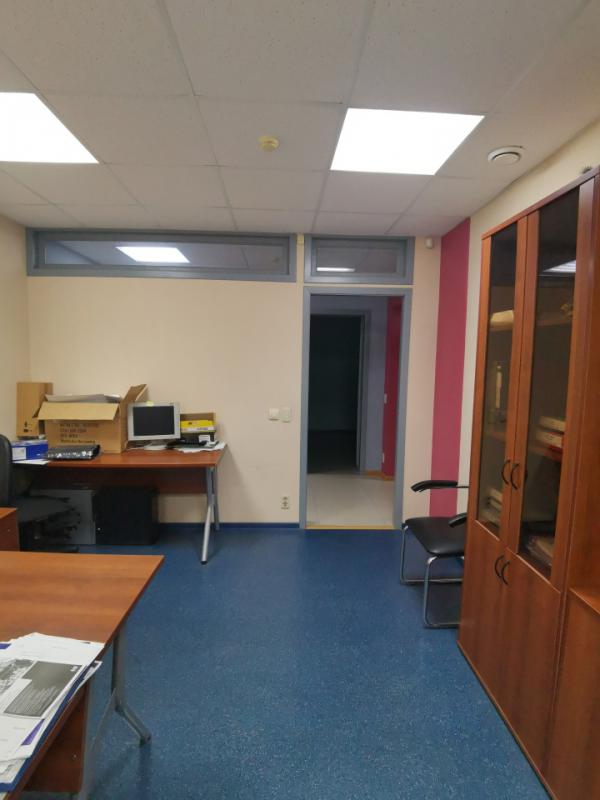Продам нежилое помещение в центре города, по ул. - Новотроицк
