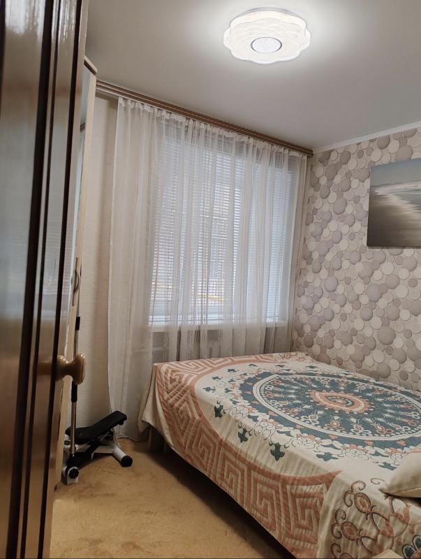 Продам 3- комнатную квартиру ( маломерка)  в спальном районе, рядом со школой 17. - Новотроицк