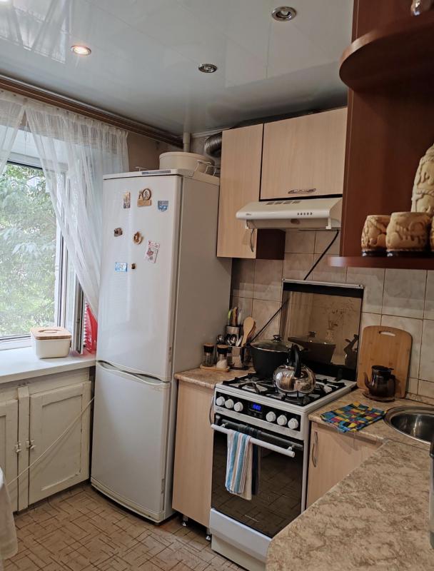 Продам 3- комнатную квартиру ( маломерка)  в спальном районе, рядом со школой 17. - Новотроицк
