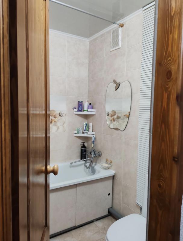 Продам 3- комнатную квартиру ( маломерка)  в спальном районе, рядом со школой 17. - Новотроицк