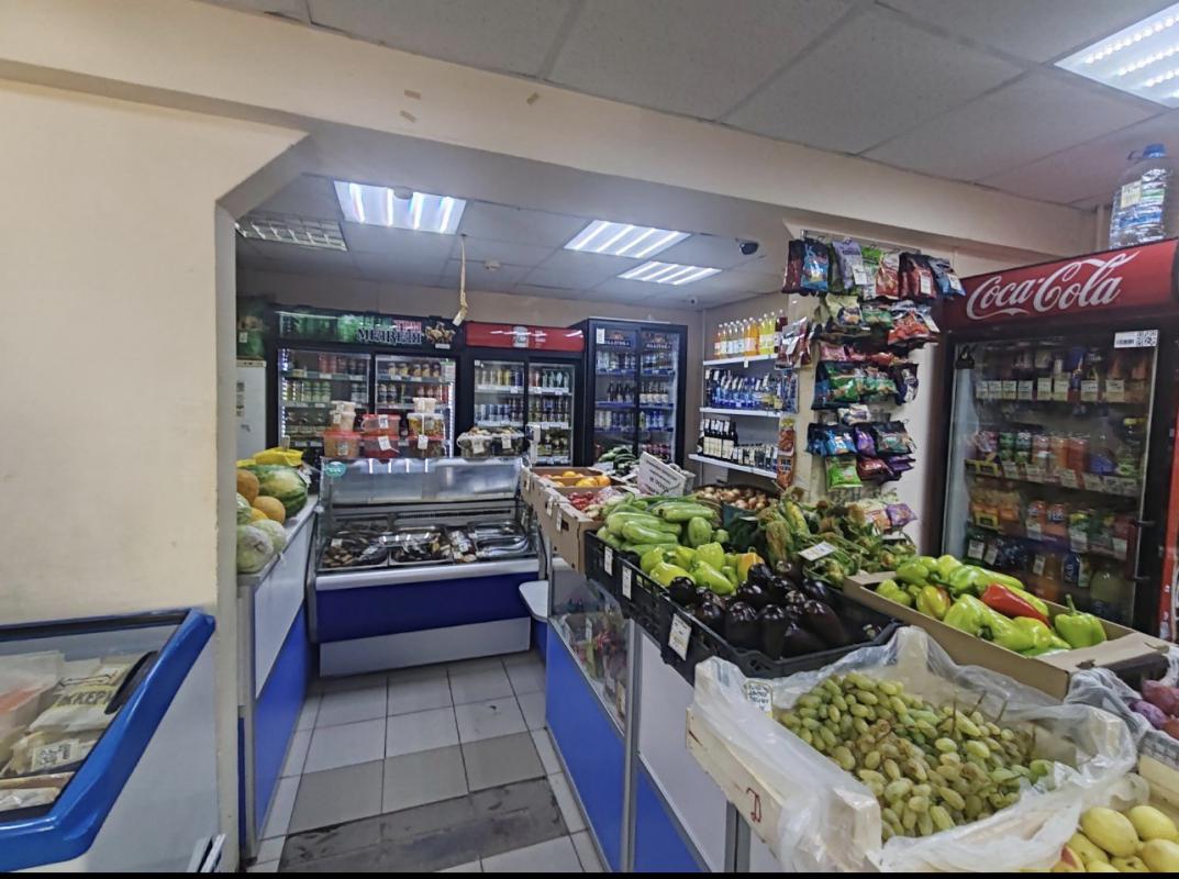 Предлагаю к продаже, коммерческую недвижимость в виде продуктового магазина, расположена в нежилом п - Новотроицк