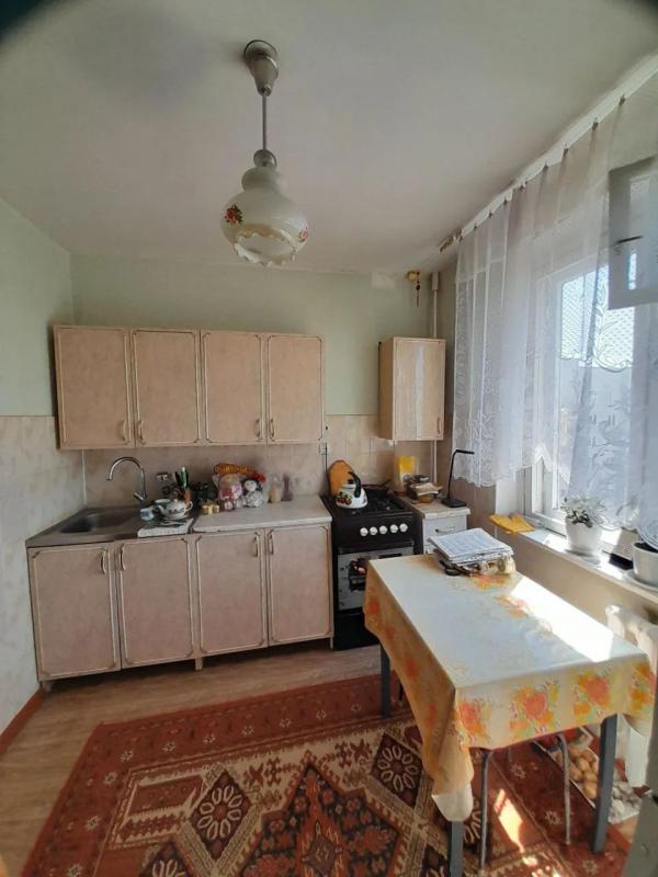 Продам 2-х комнатную квартиру улучшенной планировки на 8- м этаже в г Новотроицке по ул. - Новотроицк
