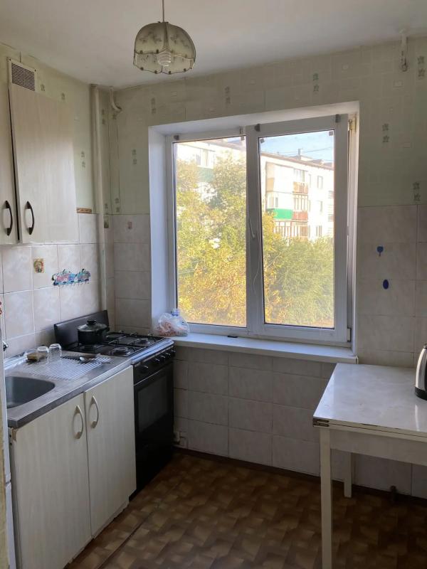 Продам 2х комнатную квартиру ул Зеленая 35-3 этаж, окна пластик, сантехника поменяна, окна выходят н - Новотроицк
