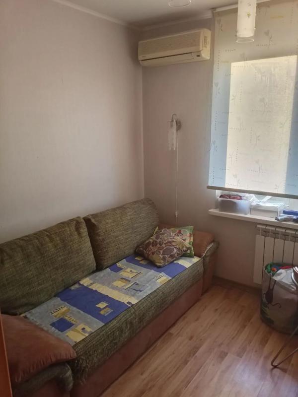 Продаётся 3-х комнатная квартира с мебелью, в центре города, площадь кухни 9 кв. - Новотроицк